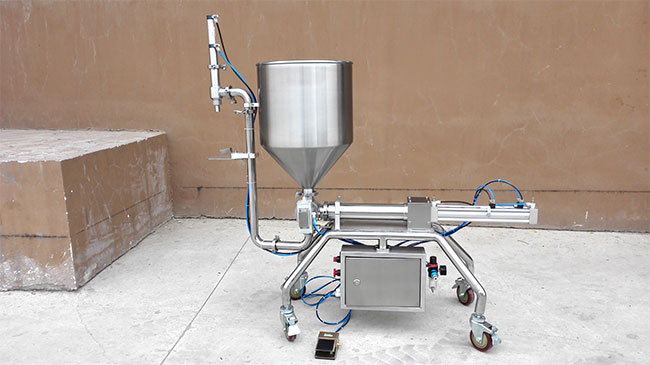 星火小型辣椒醬自動(dòng)灌裝機(jī)設(shè)備展示