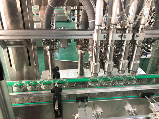 辣椒醬灌裝機(jī)設(shè)備展示